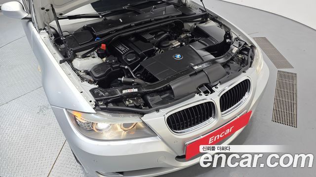 BMW 3 Series (E90) 320i Sedan 2011 — фото 6