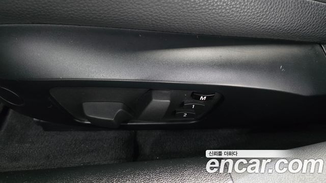 BMW 3 Series (E90) 320i Sedan 2011 — фото 18