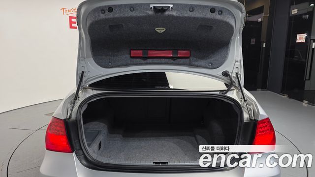 BMW 3 Series (E90) 320i Sedan 2011 — фото 20