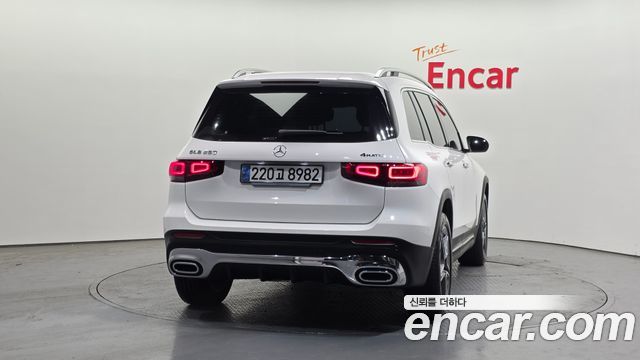Mercedes-Benz GLB-Class (X247) GLB250 4MATIC 2023 — фото 4