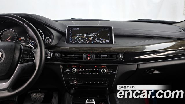 BMW X6 (F16) xDrive 40d 2017 — фото 12