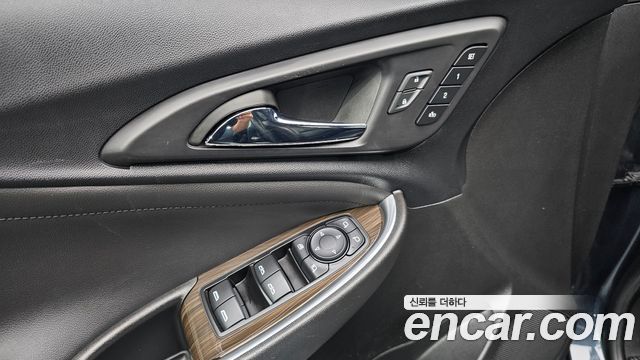 Chevrolet Malibu 2.0 Turbo Premier Special 2019 — фото 28