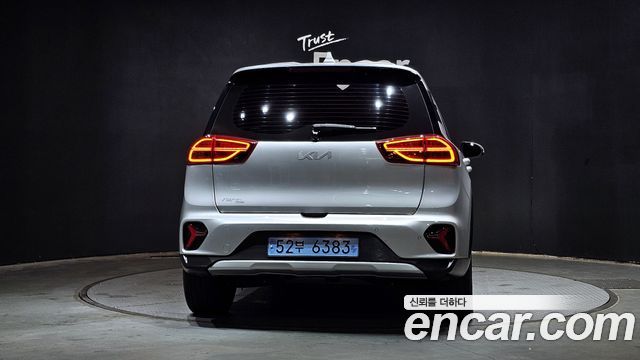 Kia Niro Plus Air 2023 — фото 4