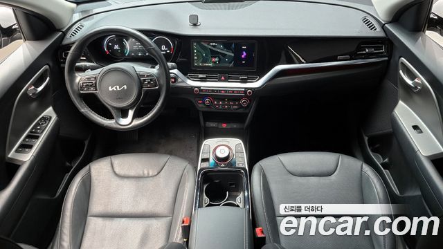 Kia Niro Plus Air 2023 — фото 7