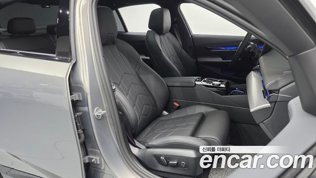 BMW 5 Series (G60) 520i Special Edition 2026 — фото 12