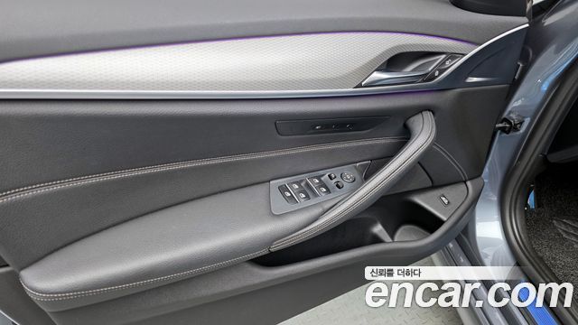 BMW 5 Series (G30) 520d M Sport Special Edition 2018 — фото 24
