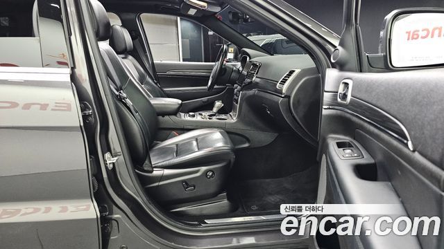 Jeep Grand Cherokee 3.6 Limited WK2 2021 — фото 11