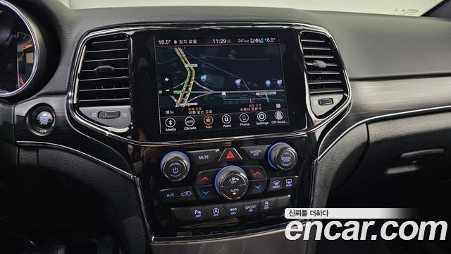 Jeep Grand Cherokee 3.6 Limited WK2 2021 — фото 14