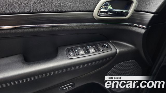 Jeep Grand Cherokee 3.6 Limited WK2 2021 — фото 23