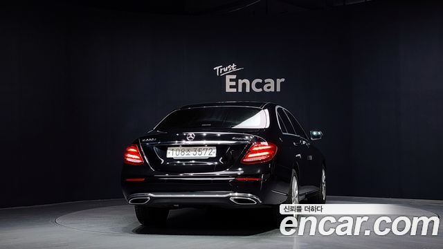 Mercedes-Benz E-Class (W213) E220d 4MATIC Exclusive 2020 — фото 4