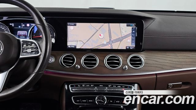 Mercedes-Benz E-Class (W213) E220d 4MATIC Exclusive 2020 — фото 14