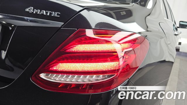 Mercedes-Benz E-Class (W213) E220d 4MATIC Exclusive 2020 — фото 23