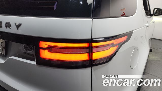 Land Rover Discovery 5 3.0 SD6 HSE 2019 — фото 23