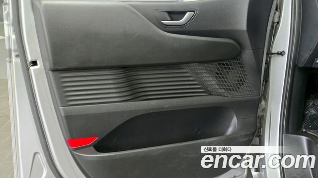 Hyundai Staria L3.5 Tourer 11-Seater Modern 2022 — фото 24