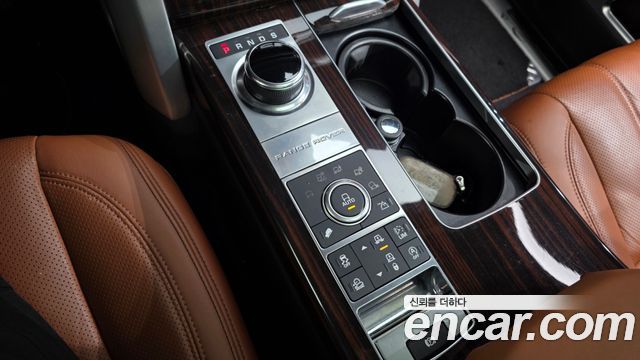 Land Rover Range Rover (IV) 4.4 SDV8 AB LWB DIESEL 2017 — фото 9