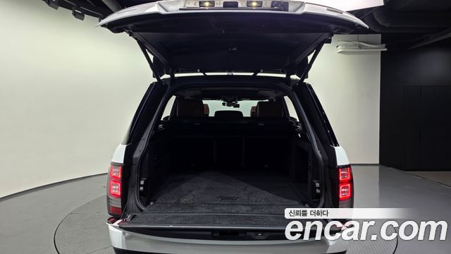 Land Rover Range Rover (IV) 4.4 SDV8 AB LWB DIESEL 2017 — фото 20