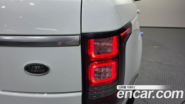 Land Rover Range Rover (IV) 4.4 SDV8 AB LWB DIESEL 2017 — фото 23