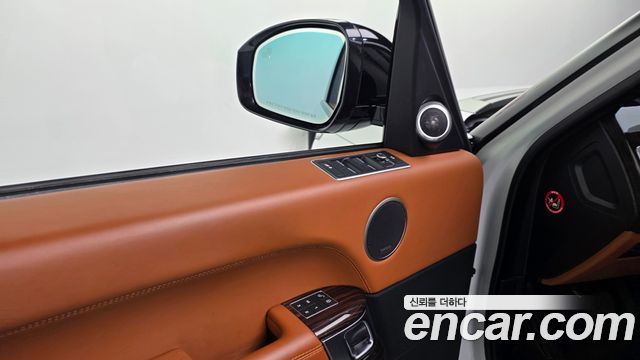 Land Rover Range Rover (IV) 4.4 SDV8 AB LWB DIESEL 2017 — фото 27