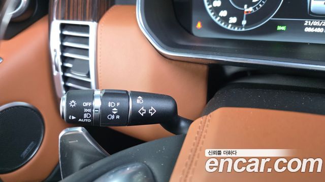 Land Rover Range Rover (IV) 4.4 SDV8 AB LWB DIESEL 2017 — фото 33