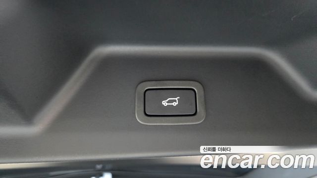 Land Rover Range Rover (IV) 4.4 SDV8 AB LWB DIESEL 2017 — фото 35