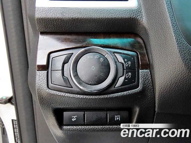 Ford Explorer 3.5 Limited 4WD 5th 2014 — фото 17