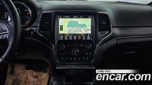Jeep Grand Cherokee 3.0 Diesel Overland WK2 2018 — фото 20