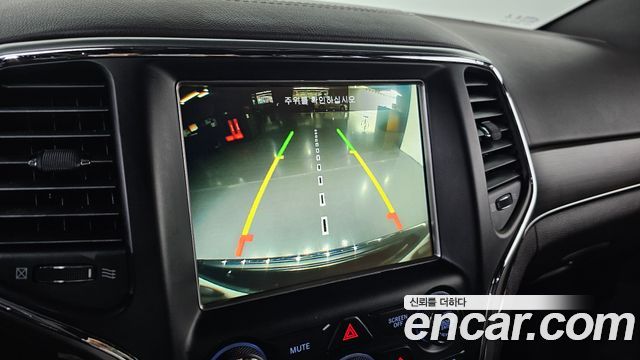 Jeep Grand Cherokee 3.0 Diesel Overland WK2 2018 — фото 21
