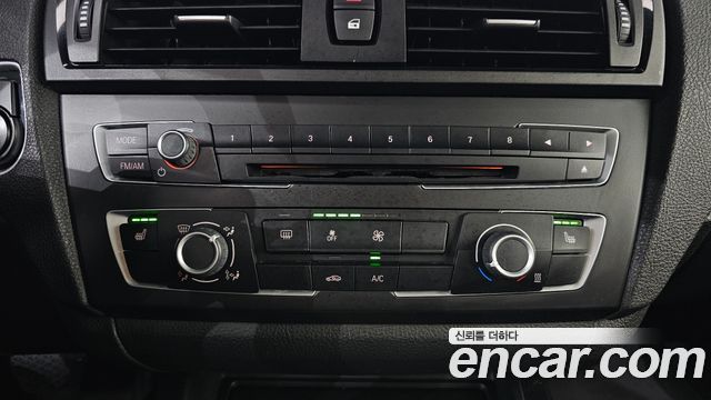 BMW 1 Series (F20) 118d Sport 5Door 2015 — фото 18