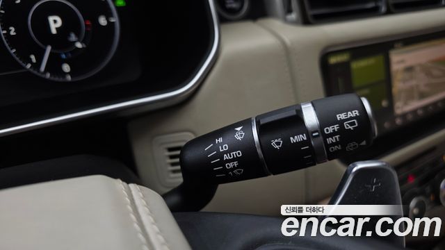 Land Rover Range Rover (IV) 4.4 SDV8 AB LWB DIESEL 2017 — фото 15