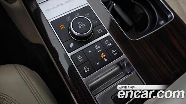 Land Rover Range Rover (IV) 4.4 SDV8 AB LWB DIESEL 2017 — фото 17