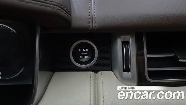 Land Rover Range Rover (IV) 4.4 SDV8 AB LWB DIESEL 2017 — фото 20
