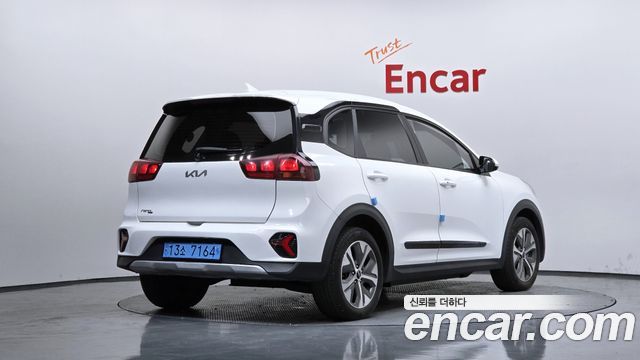 Kia Niro Plus Light (Taxi Trim) 2023 — фото 2