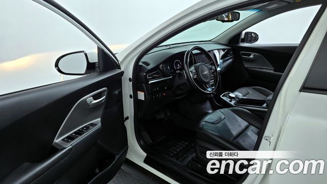 Kia Niro Plus Light (Taxi Trim) 2023 — фото 10