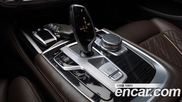 BMW 7 Series (G11) 740Li xDrive M Sport Package 2022 — фото 9