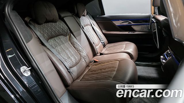 BMW 7 Series (G11) 740Li xDrive M Sport Package 2022 — фото 11