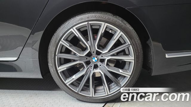 BMW 7 Series (G11) 740Li xDrive M Sport Package 2022 — фото 21