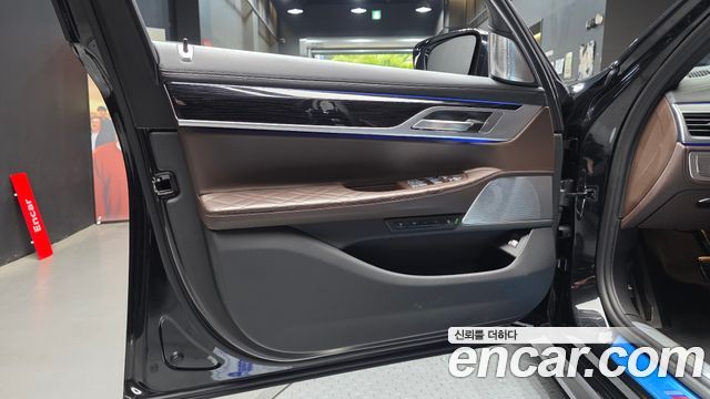 BMW 7 Series (G11) 740Li xDrive M Sport Package 2022 — фото 24