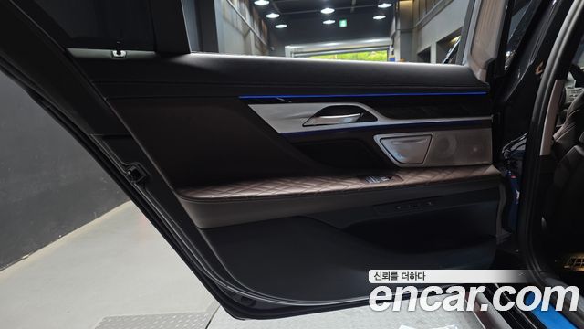 BMW 7 Series (G11) 740Li xDrive M Sport Package 2022 — фото 25