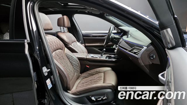BMW 7 Series (G11) 740Li xDrive M Sport Package 2022 — фото 26