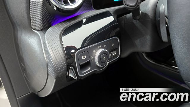 Mercedes-Benz A-Class (W177) A220 Hatchback 2020 — фото 17