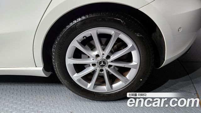 Mercedes-Benz A-Class (W177) A220 Hatchback 2020 — фото 21