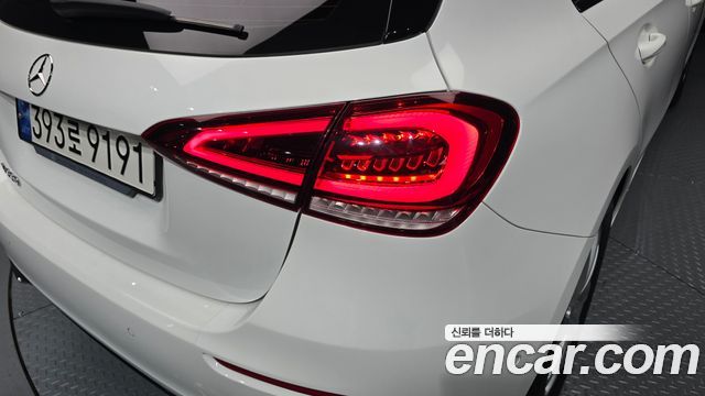 Mercedes-Benz A-Class (W177) A220 Hatchback 2020 — фото 23