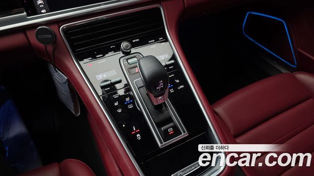 Porsche Panamera (971) 3.0 AWD 2018 — фото 9