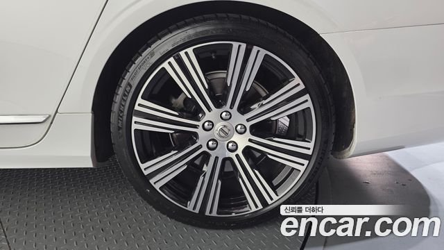 Volvo S90 B6 AWD Inscription 2021 — фото 27