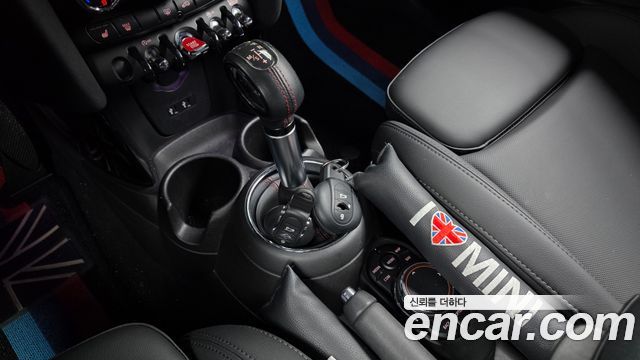 MINI Cooper S Standard Third Generation 2019 — фото 9