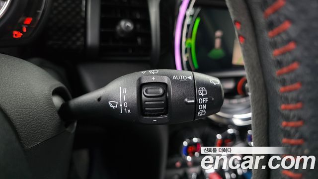 MINI Cooper S Standard Third Generation 2019 — фото 17
