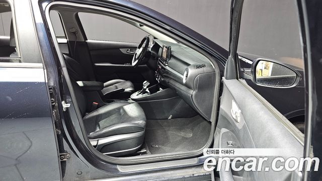 Kia K3 (II) 1.6 Prestige 2022 — фото 11