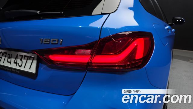 BMW 1 Series (F40) 120i M Sports 2022 — фото 23