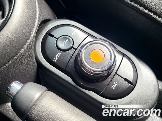 MINI Cooper Standard Third Generation 2019 — фото 17