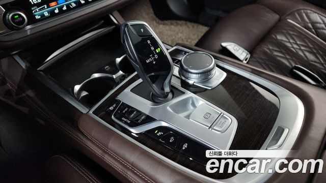 BMW 7 Series (G11) 740d xDrive Design Pure Excellence 2020 — фото 9